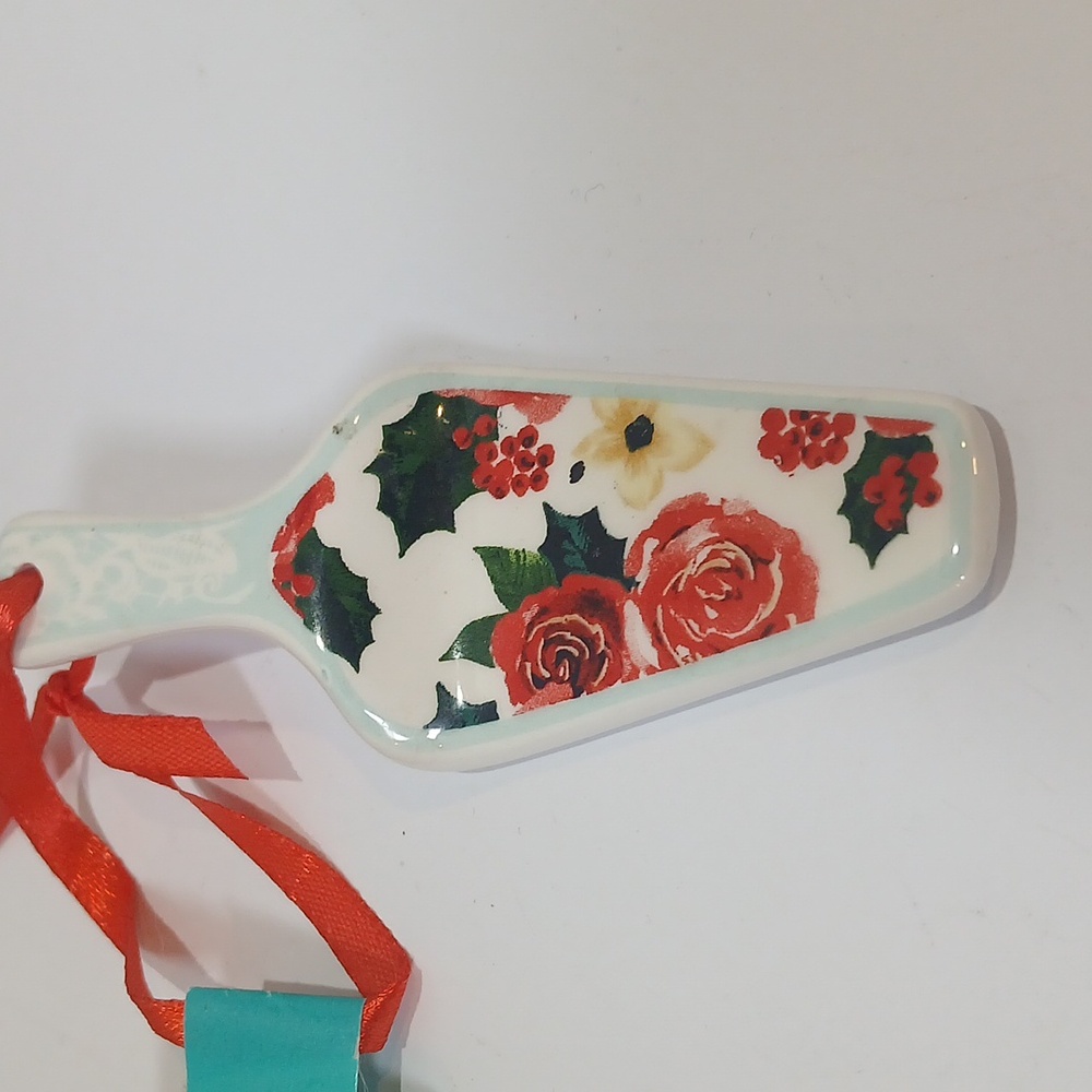 The Pioneer Woman Ceramic Christmas Ornament- Pie Spatula - Picture 3 of 7
